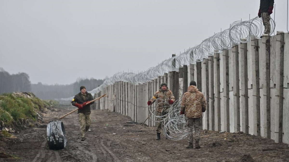 Украина возводит стену на границе с Беларусью