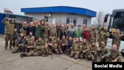 45 солдат и сержантов ВСУ вернулись в Украину из российского плена