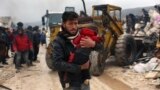 Пострадавшие от землетрясения в провинции Идлиб, Сирия, 6 февраля 2023 года