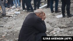 Разрушительное землетрясение в Турции. Более 1400 погибших
