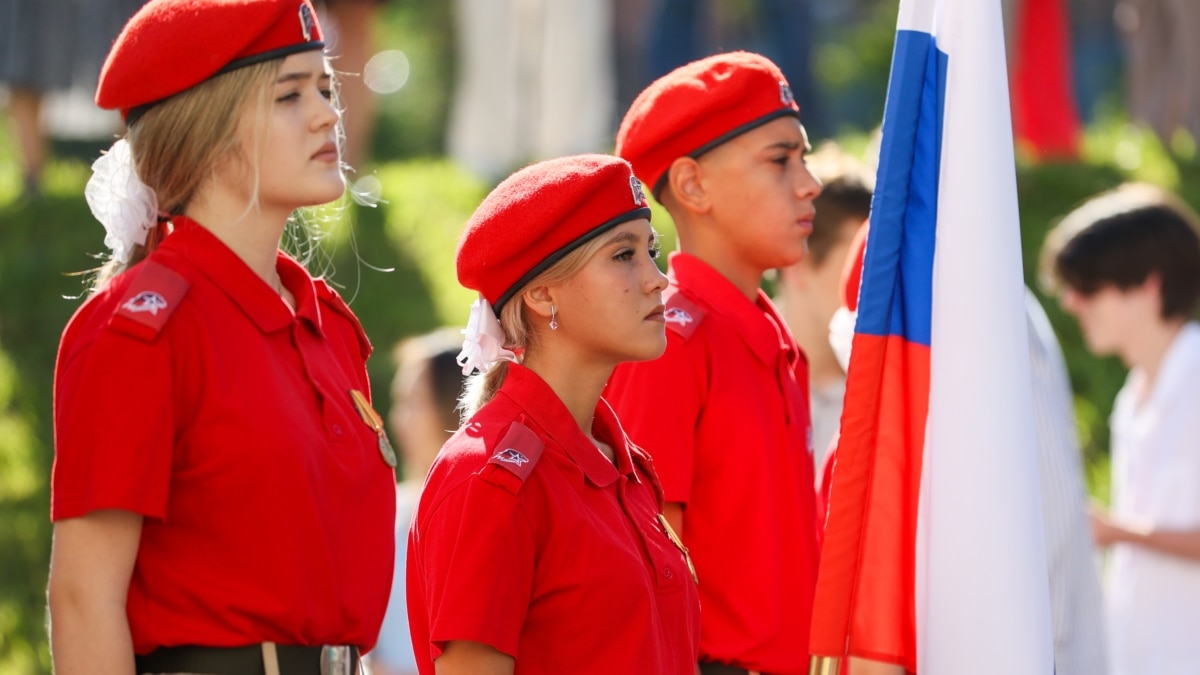 Что родители и ученики могут противопоставить военизированной пропаганде в  школах России: объясняют учитель и психолог