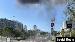 Последствия взрыва после падения беспилотника на улице Щорса в Белгороде