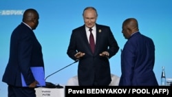 Путин с делегатами форума "Россия – Африка" в Петербурге