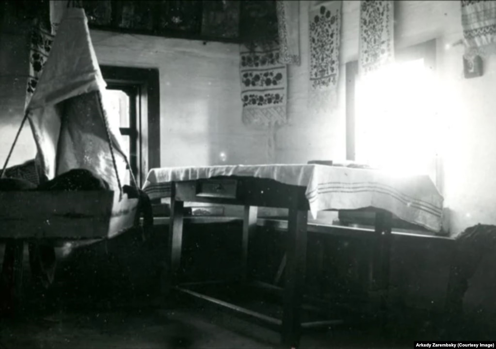 Будинок українських переселенців у селі Снігурівка, Амурського округу. 1929 рік