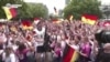 Песни, танцы, национальные костюмы и файеры – как фанаты болеют за свои сборные на Евро-2024 
