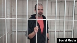 Михаил Афанасьев в зале суда