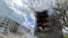 Российские военные сбросили авиабомбу на пятиэтажный дом в поселке Очеретино в Донецкой области, погибла женщина