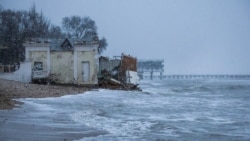 На аннексированный Крым обрушился сильный шторм