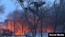 Пожар в ТРЦ "Солнечная галерея" в Кривом Роге после ракетного удара войск РФ, 8 января 2024 года