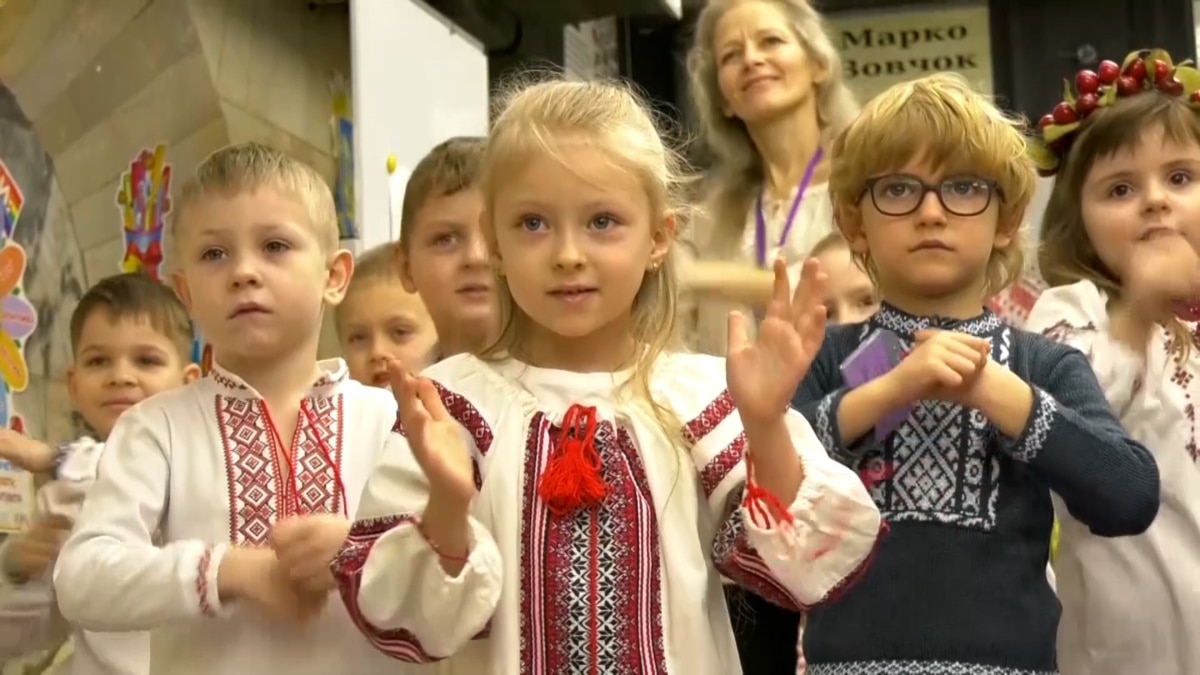 Подземный детский сад. В метро Харькова заработал защищенный от российских  обстрелов садик