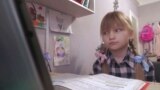В прифронтовом Славянске школьники уже два года учатся онлайн, не видя друзей: как это происходит