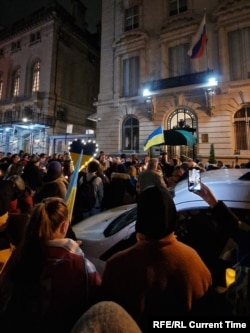 Акция возле консульства России в Хьюстоне в поддержку Украины