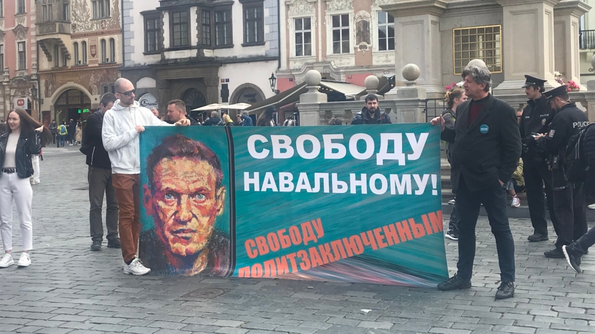 Сторонники Навального назначили на 4 июня акцию в его поддержку. Где она  пройдет и что грозит тем, кто выйдет на улицу в России