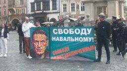Акция в поддержку Алексея Навального в Праге в мае 2023 года