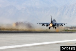 F-16 на американской военной базе в Баграме, Афганистан, апрель 2016 года