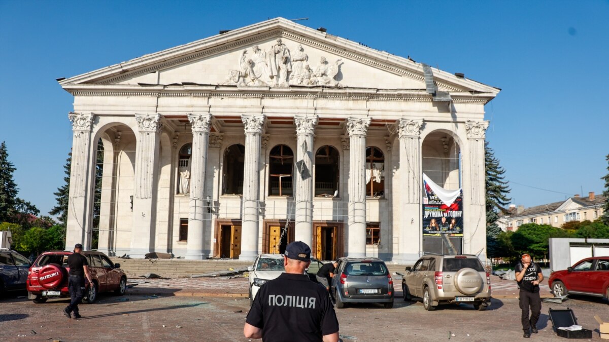 Весь город очень хорошо слышал этот удар