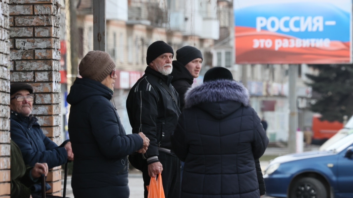 Доносы, репрессии, замещение населения. Что происходит на территориях  Украины, уже два года оккупированных Россией