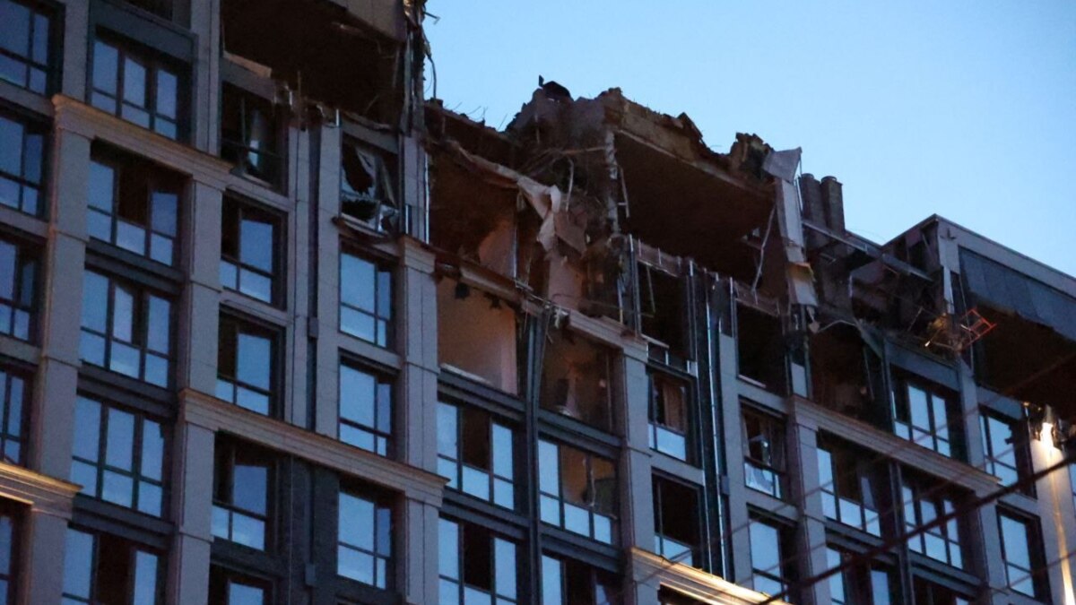 Россия ударила ракетами по Днепру. Разрушены здание СБУ и многоэтажный дом,  пострадали девять человек