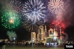 Салют в Грозном в честь Владимира Путина. Фото ТАСС, 18 марта 2024 года