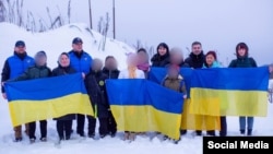 В Украину из России вернули восьмерых детей, которые были похищены на оккупированных российскими войсками украинских территориях