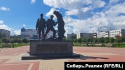 Памятник покорителям земных недр в Прокопьевске 