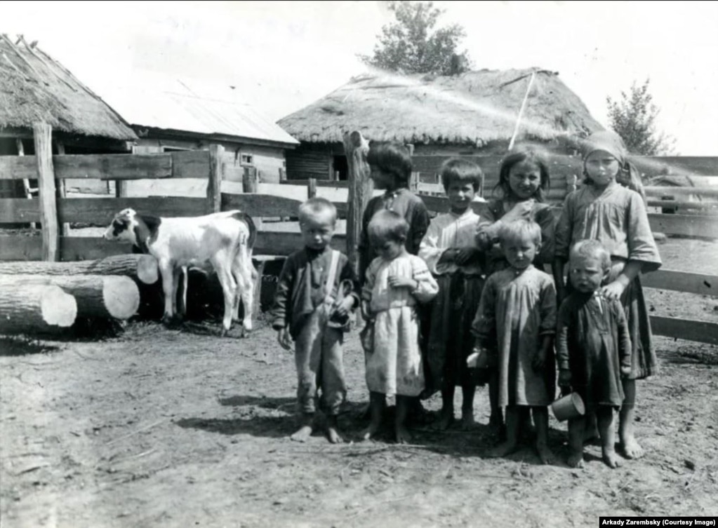 Діти із села Абражіївка Владивостокського округу. 1929 рік