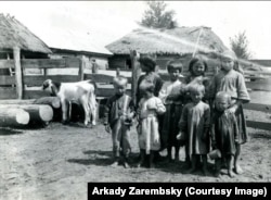 Дети из села Абражеевка Владивостокского округа. 1929 год