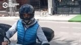 Туркменистанец работает мотокурьером в Турции: "Если меня собьют и я останусь калекой – мне никто не поможет!" 