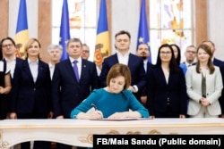 Председатель Майя Санду подписывает указ о начале переговоров о вступлении Республики Молдова в Европейский союз, 21 июня 2024 года