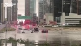 Дубай затопило: власти призвали жителей оставаться дома, пока вода не спадет