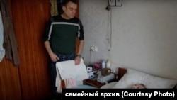 Игорь Барышников у постели своей парализованной матери