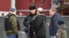 "Поймали таджиков и избили дубинками". Мигранты из Центральной Азии в России рассказывают о задержаниях и проверках на улицах