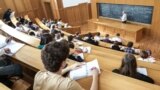 Студенты на лекции в МГУ им. Ломоносова в марте 2023 года