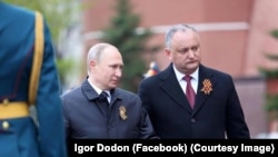Эту фотографию лидер Партии социалистов Республики Молдова Игорь Додон разместил в своих соцсетях, чтобы поздравить Владимира Путина "с убедительной победой" на выборах президента России, 18 марта 2024 года