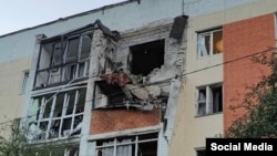Последствия удара беспилотника по многоэтажке в городе Строитель Белгородской области, 25 июня 2024 года