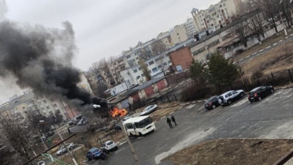 В Белгородской области при обстреле ранены четыре человека, в том числе  двое подростков. Власти эвакуируют 9 тысяч детей