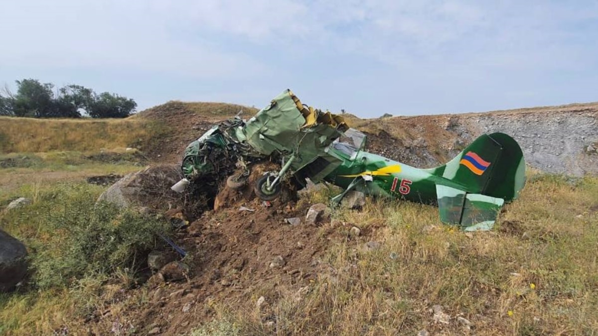 В Армении разбился военный самолет Ан-2, два человека погибли