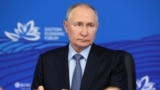 RUSSIA-ECONOMY/FORUM-PUTIN