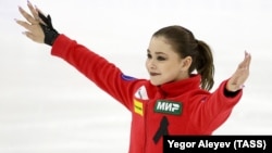 Фигуристка Софья Самоделкина сменила российское гражданство на казахстанское и с 2024 года выступает в казахстанской сборной