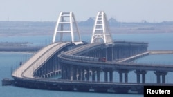 Крымский мост, вид из Керчи. Фото: Reuters