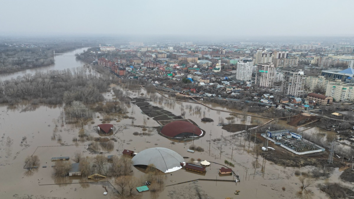 Прорыв дамбы в Орске, есть погибшие