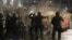 "Не можем допустить, чтобы страна стала пророссийской". В Тбилиси всю ночь продолжались протесты против закона об "иноагентах"

