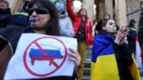 Азия: протесты в Грузии, жертва насилия в Казахстане "сама виновата"