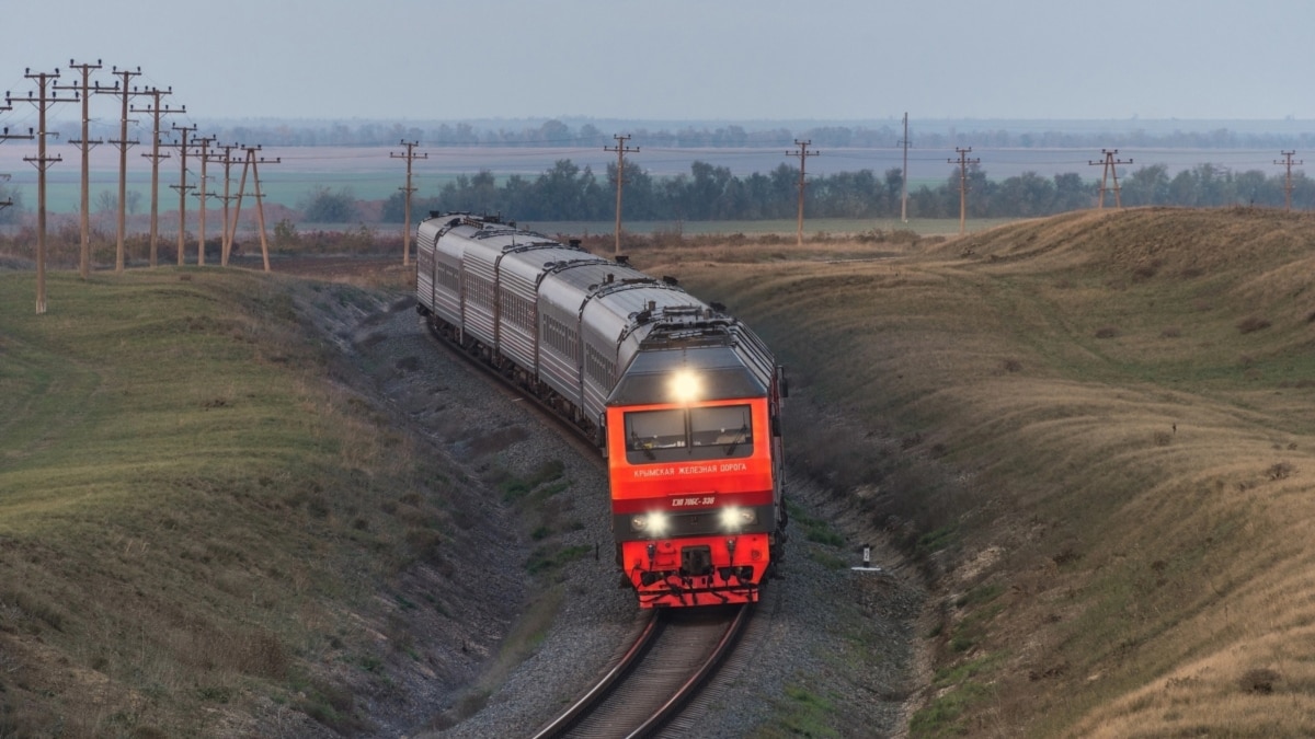 Из Ростова через оккупированный Мариуполь в аннексированный Крым. Зачем  Россия строит на захваченных территориях новую железную дорогу?