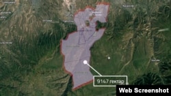 Спутниковая фотография с нанесенными границами земли, владельцем которой был Болат Назарбаев. Скриншот сделан с помощью Google Earth