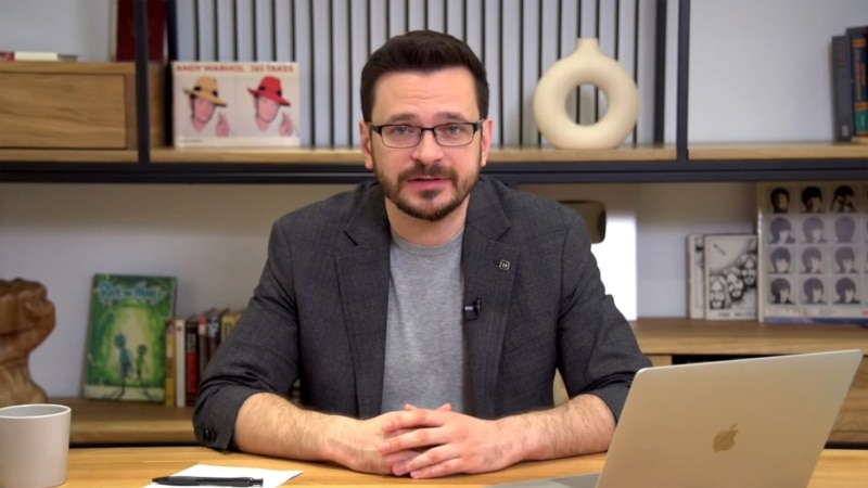 Политика Илью Яшина в РФ заочно приговорили к году и десяти месяцам колонии по делу о нарушении порядка деятельности "иностранного агента"