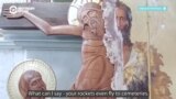 Жители Одессы расчищают завалы после ракетной атаки на город