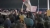 В аэропорту Махачкалы протестующие против прилета рейса из Тель-Авива прорвались на взлетную полосу. СК возбудил дело о массовых беспорядках