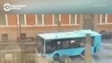 В Петербурге упал в реку автобус: им управлял уроженец Таджикистана с гражданством России
