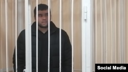 Далержон Ачилов в зале суда